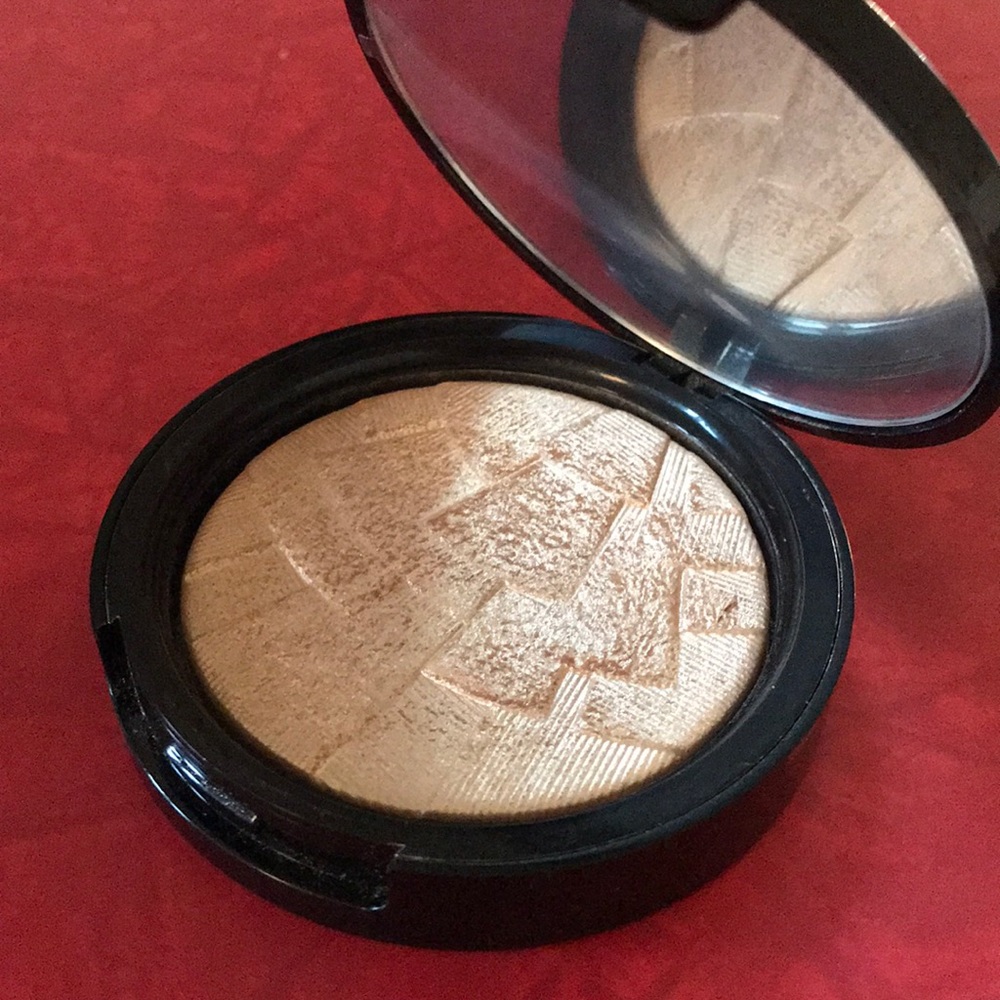 Anastasia Beverly Hills So Hollywood illuminator